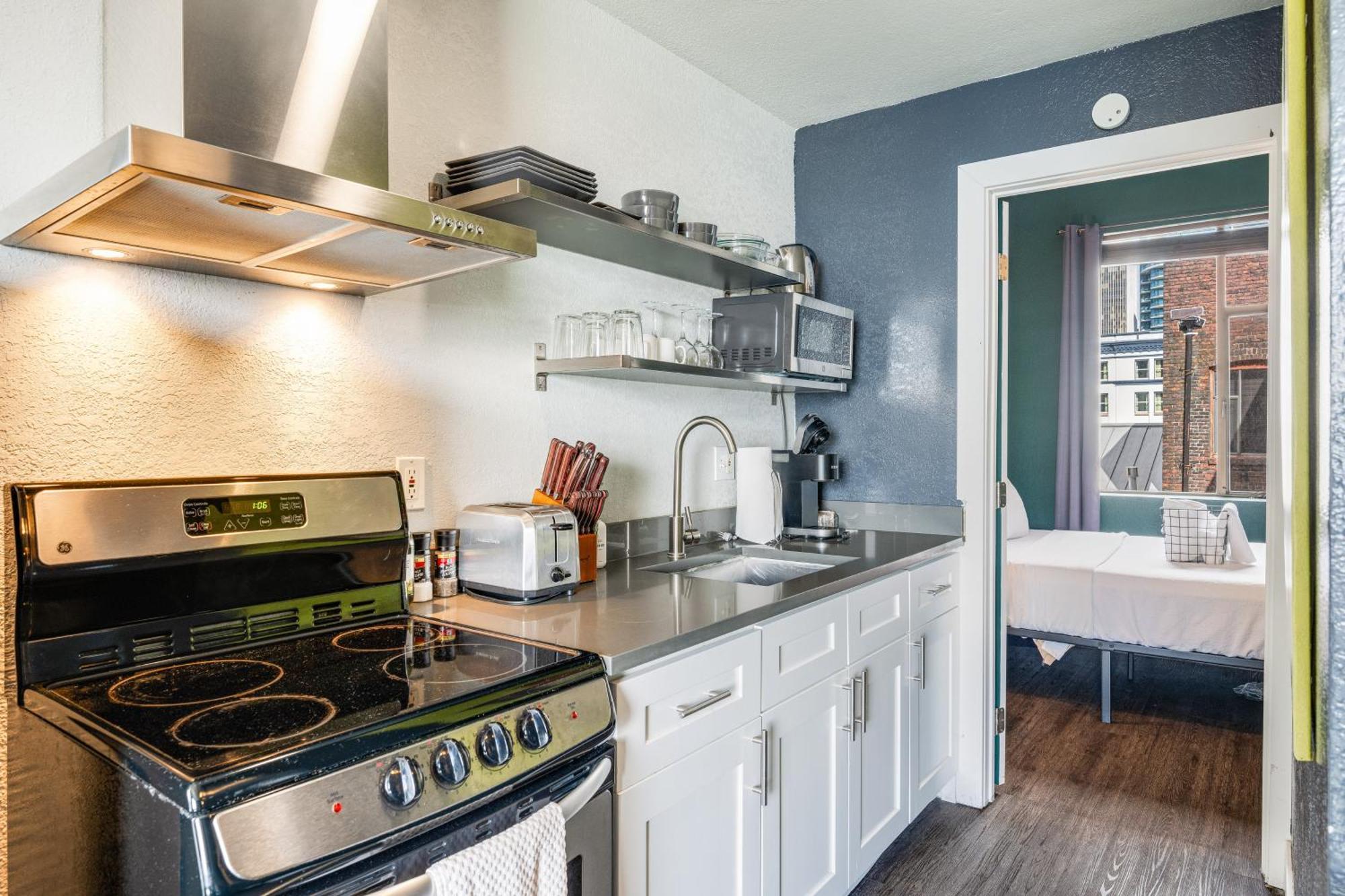 Oxford Apartment By At Mine Hospitality Seattle Extérieur photo