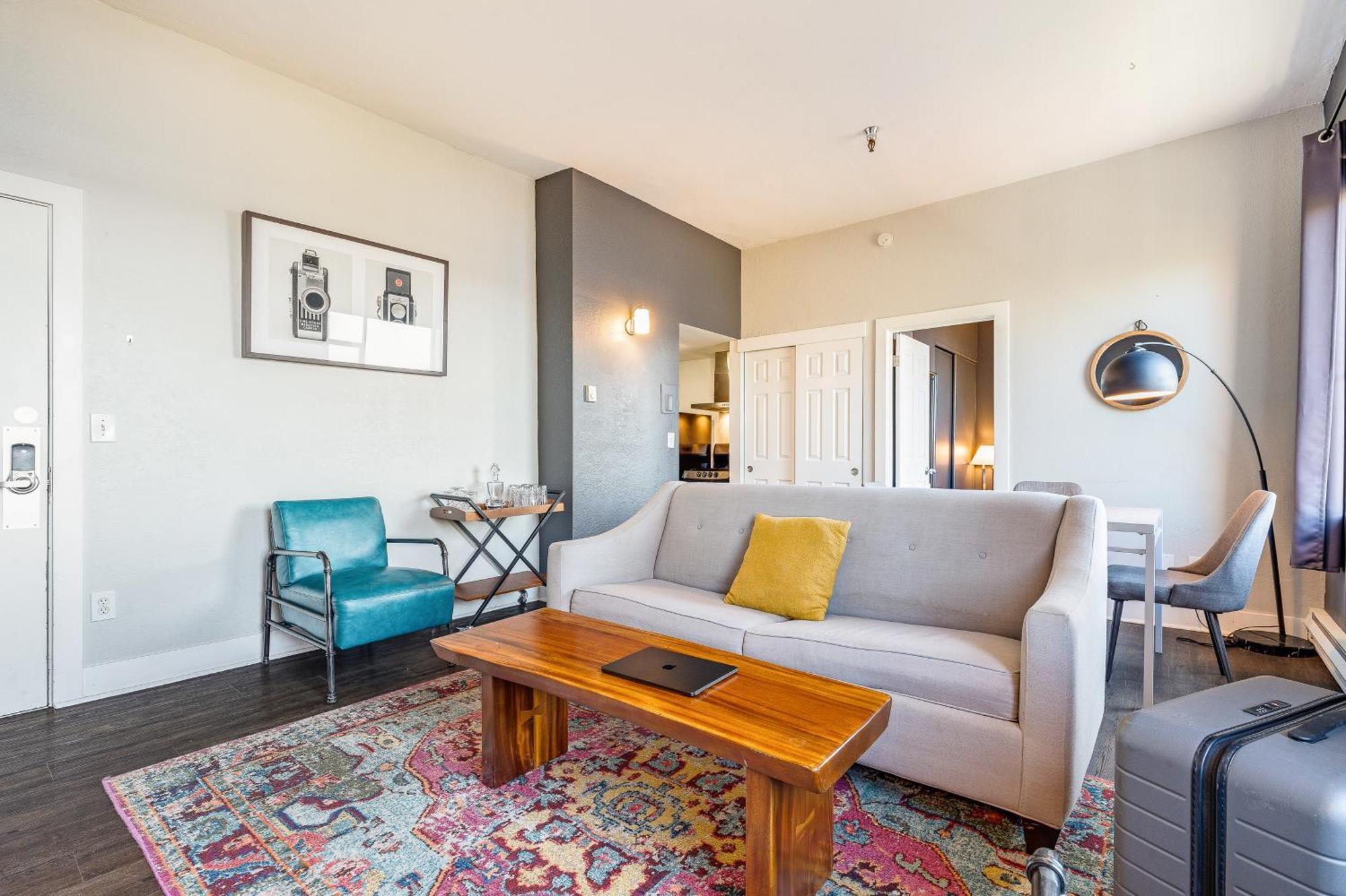 Oxford Apartment By At Mine Hospitality Seattle Extérieur photo